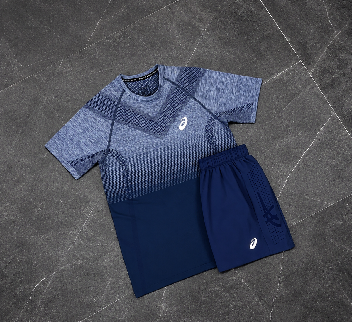ASICS Performance Set - navy seamless training t-shirt and matching shorts
